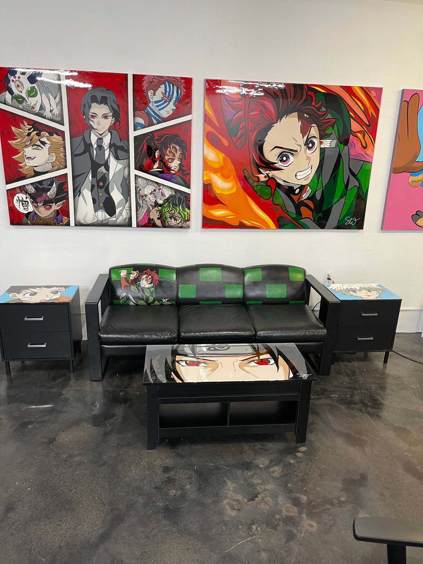 1 of 1 Itachx Coffee Table